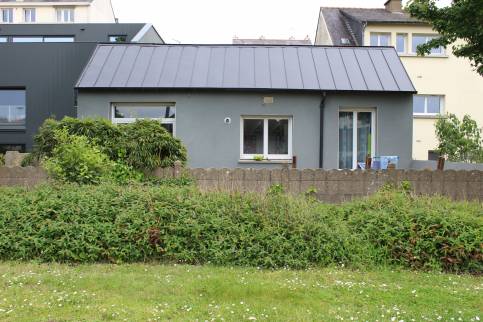 Rénovation de la façade d'une maison avec ITE