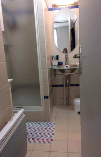 Salle de bain avant travaux à Deauville 