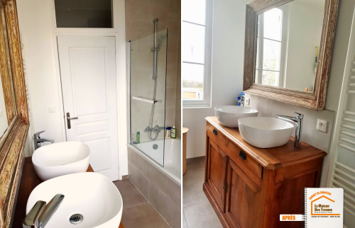 rénovation salle de bain Demi-Quartier, meuble rénové aérogommage, artisan rénovation Haute-Savoie, baignoire encastrée moderne, carrelage salle de bain montagne, la maison des travaux chamonix, la maison des travaux sallanches