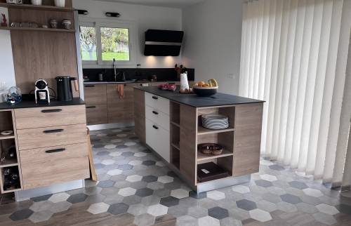 artisan pose carrelage Albertville, carrelage hexagonale, pose carrelage en transition, pose carrelage déstructuré, la maison des travaux