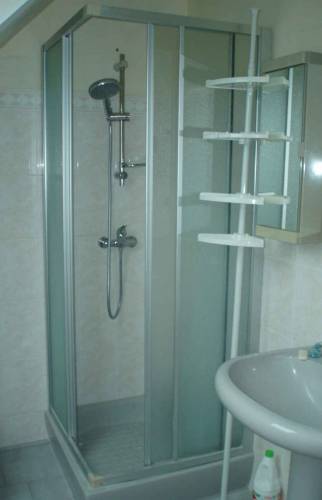 La cabine de douche avant travaux