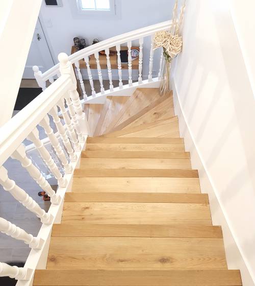 rénovation d'un escalier en bois massif