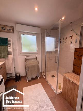 Création d’une salle de bain dans un ancien garage à Damgan