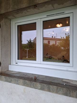  Rénovation de menuiserie avec pose de fenêtre PVC et volet roulant - Bourg-en-Bresse 01000