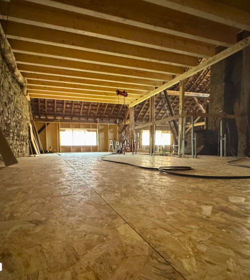  travaux rénovation structure, consolidation plancher habitation, création espace mezzanine, rénovation grange ancienne Savoie, courtier travaux rénovation Combloux