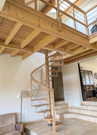 zoom sur le bel escalier