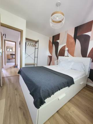 Rénovation de maison avec chambre décorée - Pérols 34470