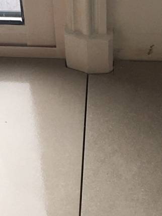 Découpe de carrelage autour des huisseries - Nantes 44