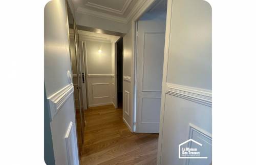 Moulure sur les murs 