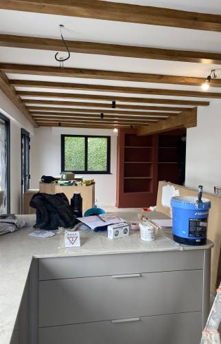 Mise en place des éléments de cuisine 