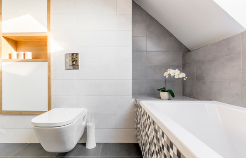 salle de bains amenagée dans des combles