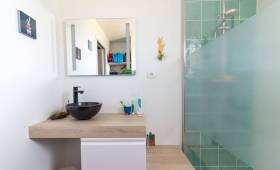 salle de bain moderne à Bourg-la-Reine
