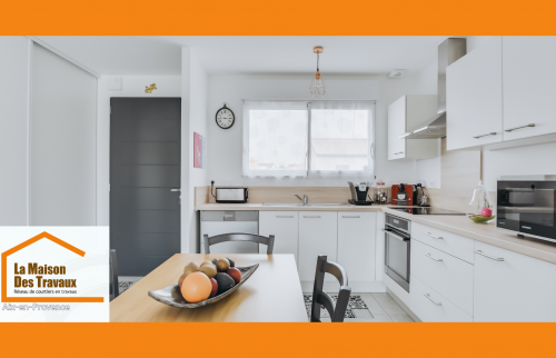 Rénovation salon-séjour à Aix-en-Provence : espace ouvert et harmonieux, réalisé par Laurent Nemer, courtier La Maison Des Travaux.