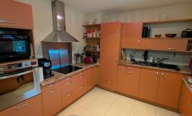 Cuisine après rénovation La Maison Des Travaux Bruz vue 2