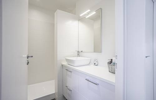 Salle de douche intégralement rénovée