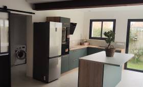extension-maison-toit-plat-cuisine-amenagee-saint-mathurin.jpg