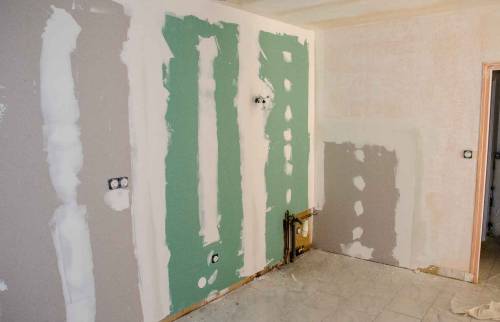 Rénovation des doublages placo hydrofuge et implantation électrique