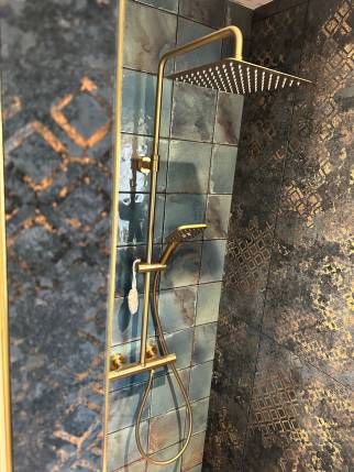 Rénovation de salle de bain avec colonne de douche encastrée - Cholet 49300