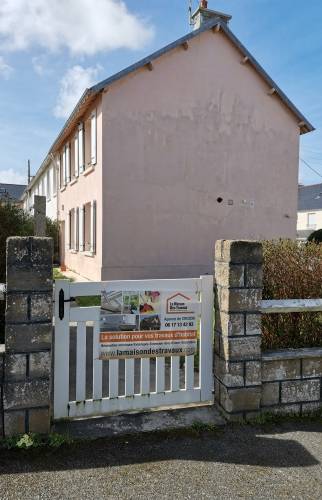 Début de chantier pour ravalement de façade à Douarnenez - équipes partenaires LMDT Crozon -