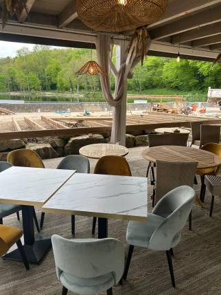 Terrasse aménagée avec le mobilier