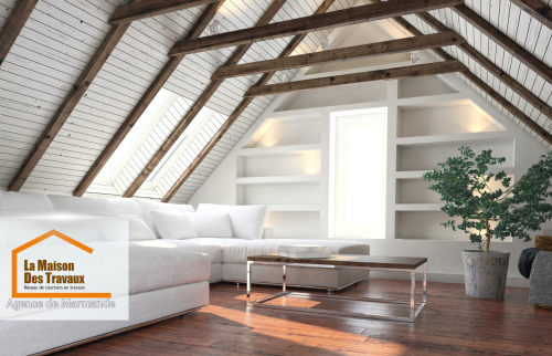 Salon lumineux sous combles rénovés à Marmande par La Maison Des Travaux de Marmande, confort et style garantis.