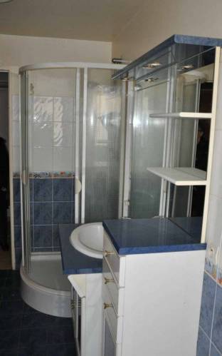 Ancienne salle de bain avant travaux de rénovation - Brie-Comte-Robert 77170