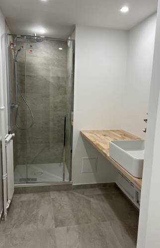 Les espaces repensés ont permis l'aménagement d'une salle d'eau