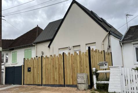 Nouvelle clôture  (Ouistreham 14150)