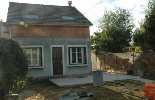 Pavillon en cours de surélévation