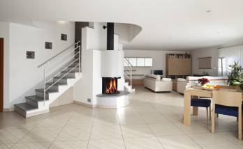 Travaux de création d'une cheminée dans un salon 