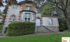 Façade d'entrée après pose de l'ITE et extension à droite (Brunoy 91800)