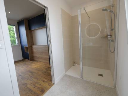  Création d'une salle de bain de suite parentale dans une surélévation de maison - Nantes 44