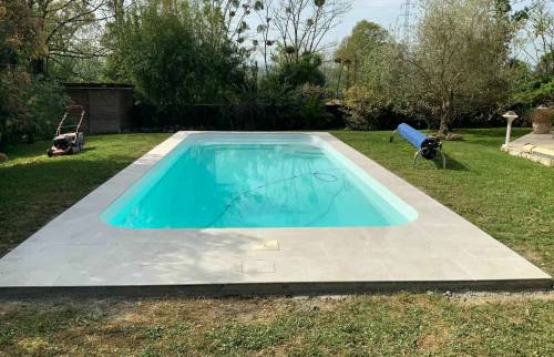 Rénovation d’une plage de piscine à Lons La Maison Des Travaux de Pau