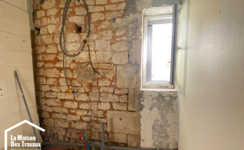  Salle de bain PENDANT les travaux côté meuble vasque