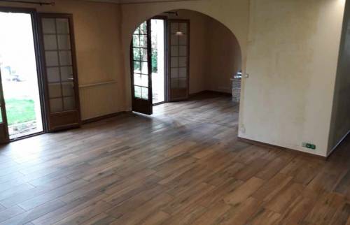 Parquet hêtre massif en pose collée plein dans pavillon à Crégy-lès-Meaux (77124)