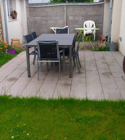 terrasse béton imprimé 1 an après la réalisation