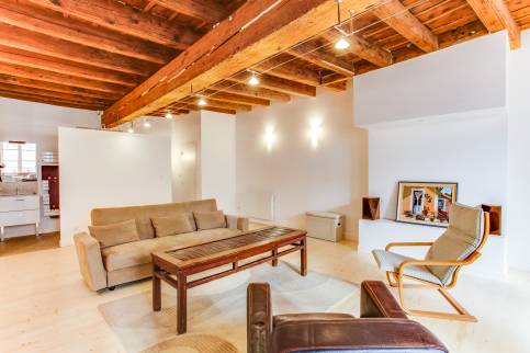 Réhabilitation complète d’un plateau de 60 m pour le transformer en appartement destiné à la location meublée à Lyon, quartier Saint Paul