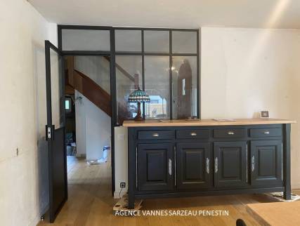 Mise en place d'une verrière dans une entrée de maison en Bretagne