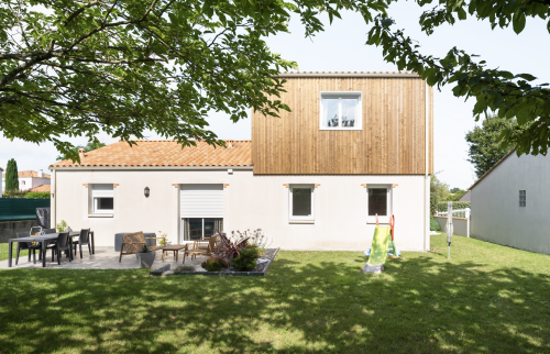 Surélévation d'une maison en ossature bois de 30 m² aux Sorinières - exterieur 2