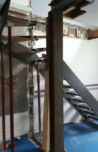 Pose d'un IPN pour recevoir l'escalier - Nantes