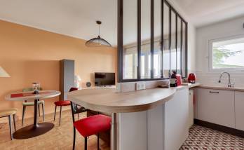 Le séjour et la cuisine rénovée