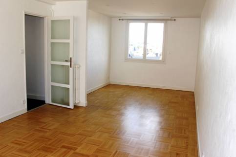 Rénovation d'appartement avec revêtements de sol et des murs rénovés - Les Arcs 83