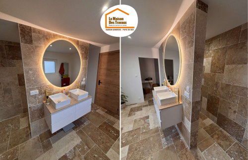 carrelage effet pierre salle de bain, robinetterie dorée salle de bain, salle de bain contemporaine Gex, rénovation intérieure Pays de Gex, artisans salle de bain
