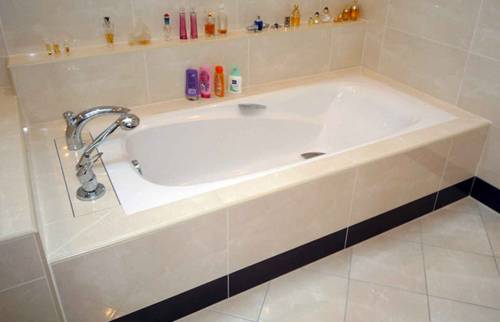 installation d'une nouvelle baignoire avec faïences - Mennecy (91) 