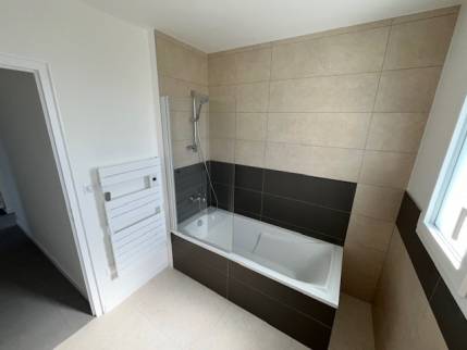 Nouvelle salle de bain après travaux de rénovation complète - Nantes 44