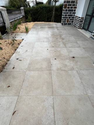 Carrelage extérieur sur une terrasse rénovée - Nantes 44