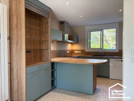 cuisine-moderne-avec-ilot-ovale-vannes