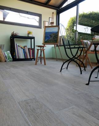 Travaux de rénovation intérieur d'une maison : carrelage au sol, peintures des murs et des plafonds - Ouest lyonnais