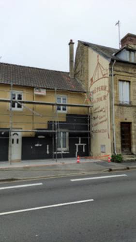 Travaux d'ITE en cours à Argentan