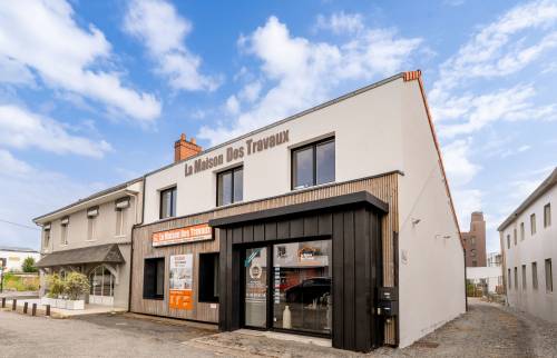 Surélévation de 47 m² de l'agence La Maison des Travaux Vertou - vue extérieur